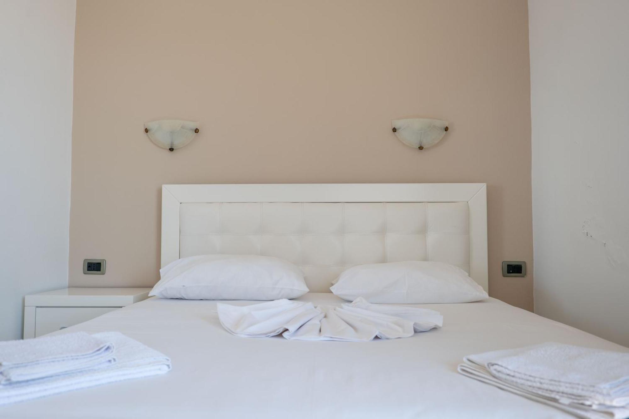 Hotel Kompleks Joni Sarandë Eksteriør billede
